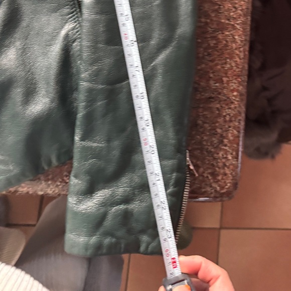 Brogden Women Green Leather Jacket - Picture 15 of 15